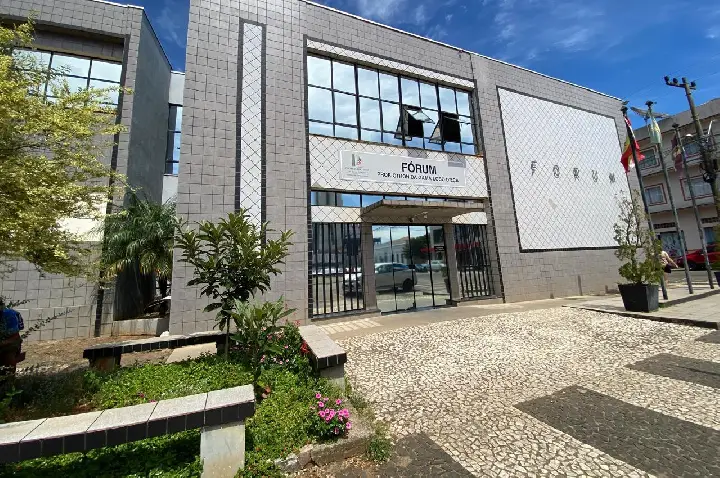 Acusado de obrigar ex-companheira a ingerir soda cáustica e tentar degolá-la será julgado nesta sexta-feira em Campos Novos
