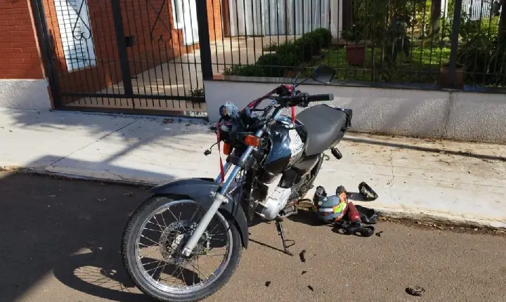 Adolescente fica ferido após queda de motocicleta no Centro de Campos Novos