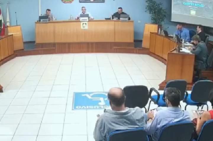 Aeroporto volta ao centro do debate na Câmara de Campos Novos após pedido de informações sobre venda de terreno