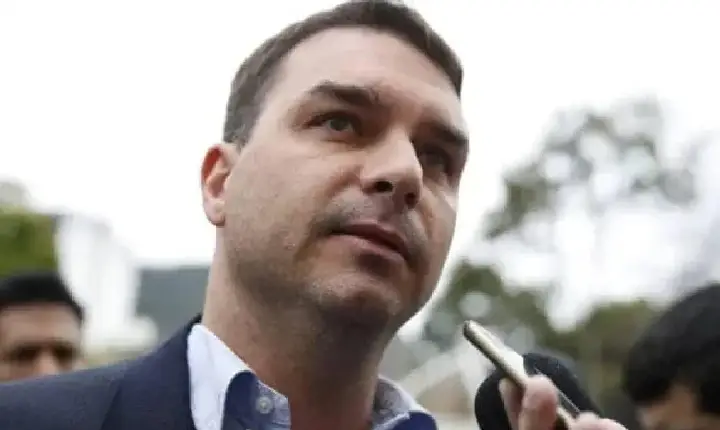 Após ver Bolsonaro, Flávio apoia fim da escala 6×1, mas volta a defender negociação entre patrão e empregado