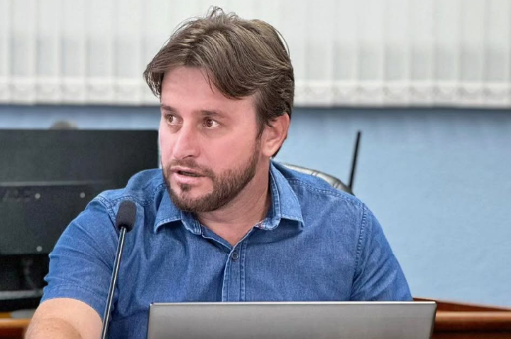 Câmara Aprova Projeto que Garante Acesso Público às Qualificações de Servidores