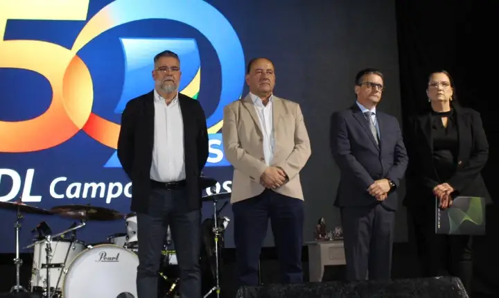 Câmara de Dirigentes Lojistas comemora 50 anos no Remember Fest