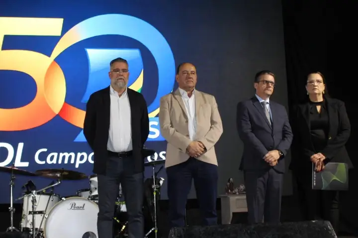Câmara de Dirigentes Lojistas comemora 50 anos no Remember Fest