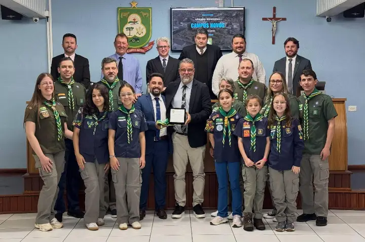 Câmara de Vereadores homenageia Grupo Escoteiro Araucária