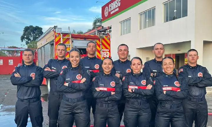 Campos Novos recebe 10 novos bombeiros militares após maior formatura da história do CBMSC