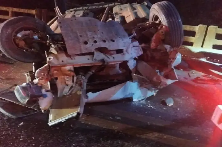 Capotamento deixa homem ferido na BR-282, em Campos Novos