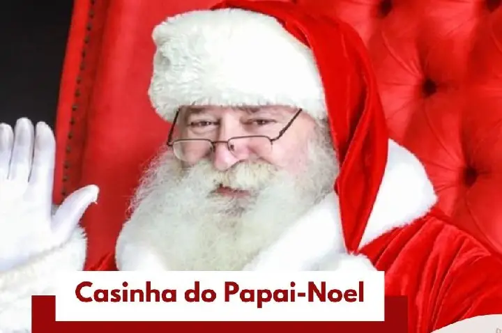 Casinha do Papai Noel e Mamãe Noel abre para visitação na Praça Lauro Müller
