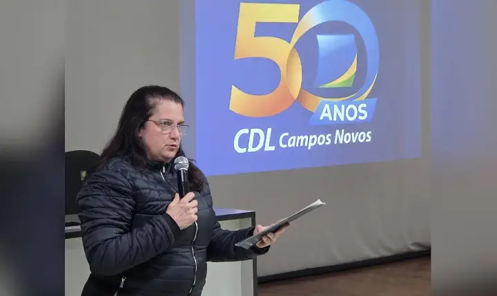 CDL entrega material da Promoção de Vendas de 50 anos