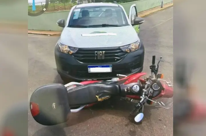 Colisão entre carro e motocicleta deixa motociclista ferido em Campos Novos