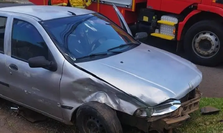 Colisão entre dois veículos deixa uma mulher ferida em Campos Novos