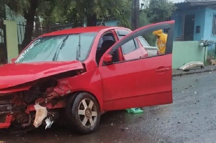 Colisão entre veículos mobiliza Corpo de Bombeiros em Campos Novos