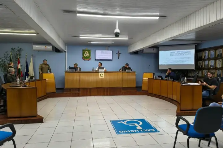 Comissão de Constituição e Justiça debate projeto sobre mobilidade elétrica
