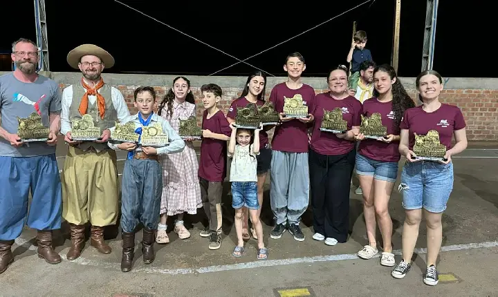 Conjunto Folclórico Celeiro da Tradição brilha na 3ª etapa do festival de arte e cultura Planalto Serra