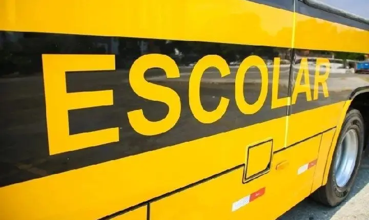 Criança de 4 anos é esquecida em ônibus escolar por quase duas horas