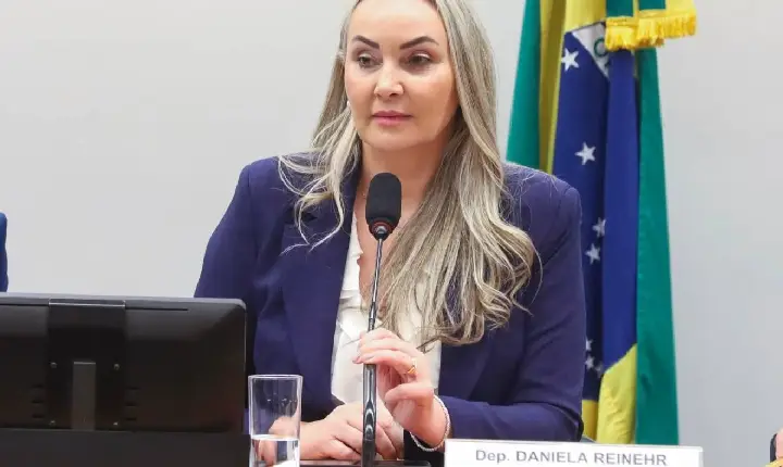 Daniela Reinehr propõe inclusão de terapeutas ocupacionais entre profissionais remunerados com recursos do Fundeb
