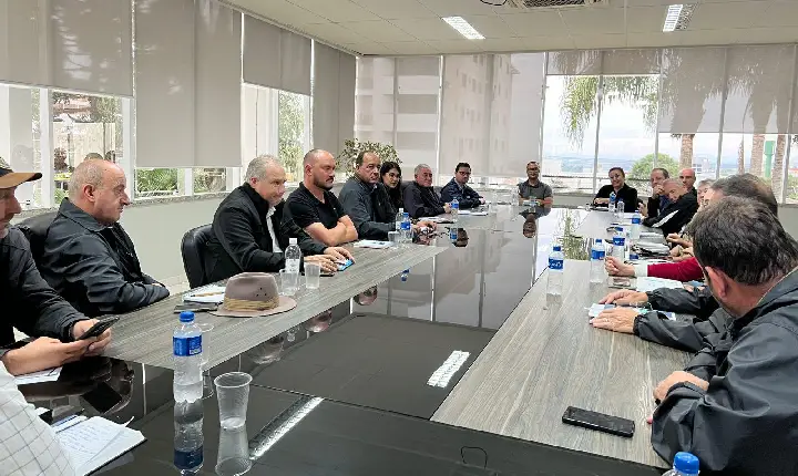 Dirceu Kaiper e secretariado avaliam avanços e traçam novas metas para a administração.
