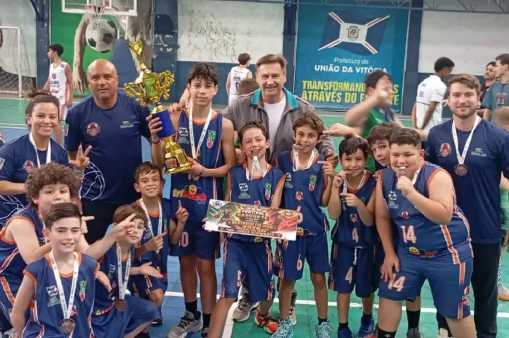 Equipes Sub-12 de Campos Novos participam de Festival de Basquete em Porto União