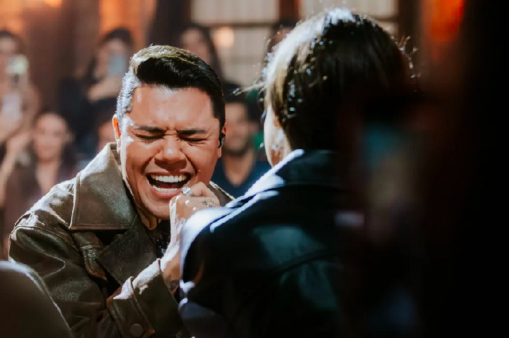 Felipe Araújo e Simone Mendes vivem paixão intensa