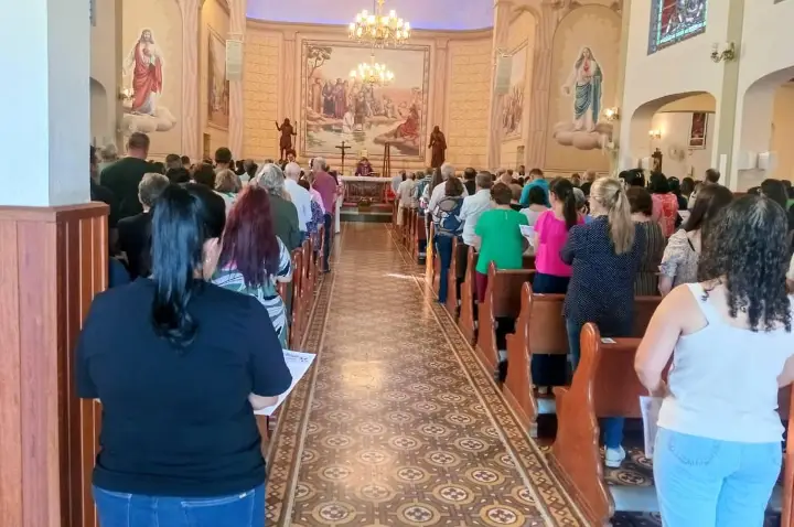 Fiéis participam das celebrações de Quarta-feira de Cinzas e iniciam o período da Quaresma em Campos Novos