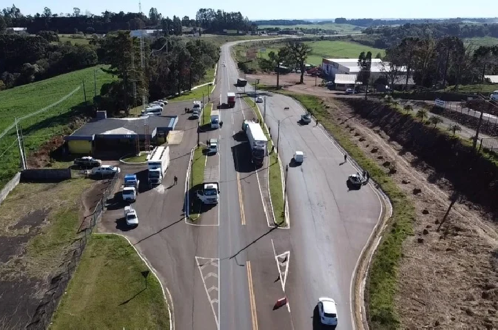 Fiscalização flagra R$ 1 milhão em mercadorias irregulares no Oeste.