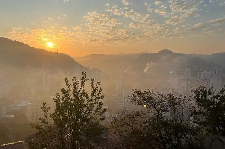 Frio permanece na região, mas sem intensidade, indica previsão do tempo.