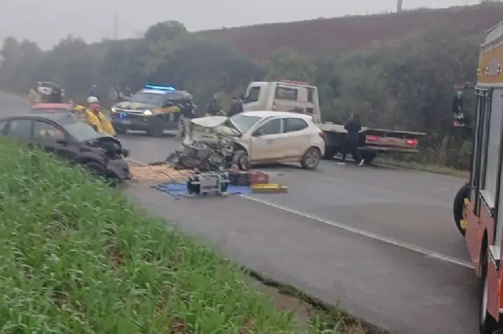 Homem morre em acidente envolvendo três carros na BR-470, em Campos Novos