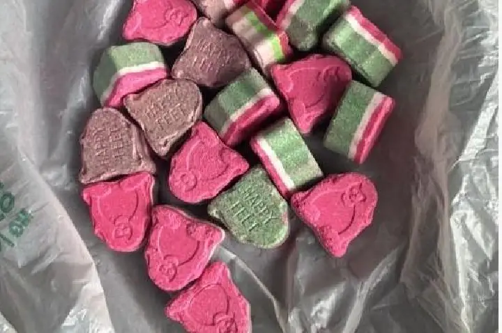 Homem é flagrado com drogas sintéticas e cocaína no Centro de Campos Novos