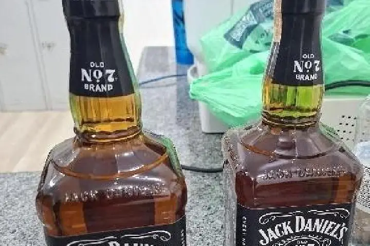 Homem é preso após tentar furtar duas garrafas de uísque em mercado no Centro de Campos Novos