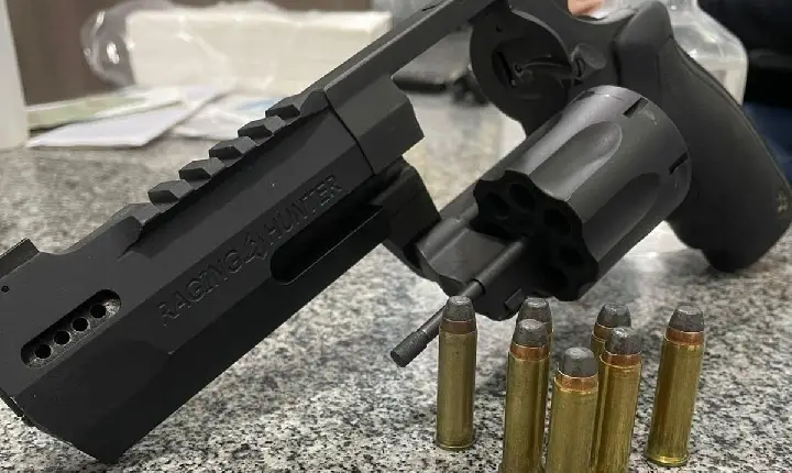 Homem é preso por porte ilegal de arma de fogo em Campos Novos.