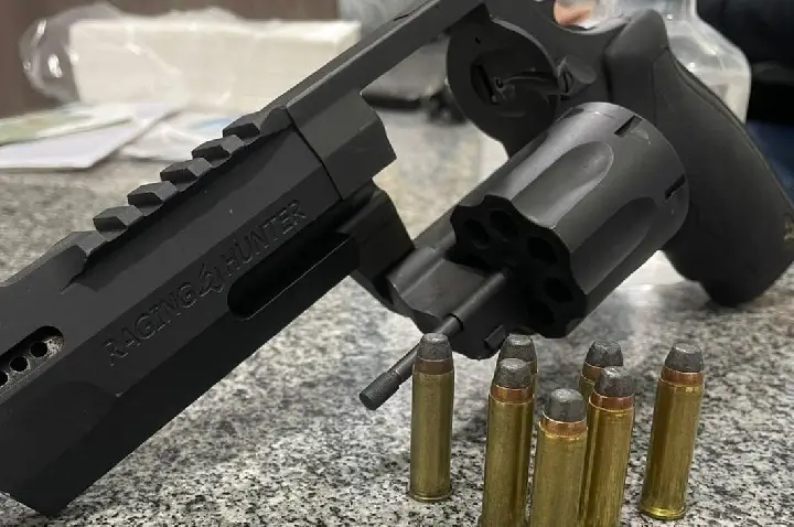 Homem é preso por porte ilegal de arma de fogo em Campos Novos.