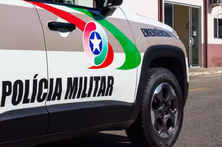 Homem é preso por violência doméstica em Campos Novos.