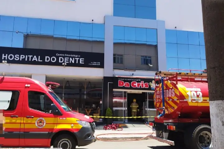 Incêndio atinge padaria no Centro de Campos Novos e é controlado pelos bombeiros