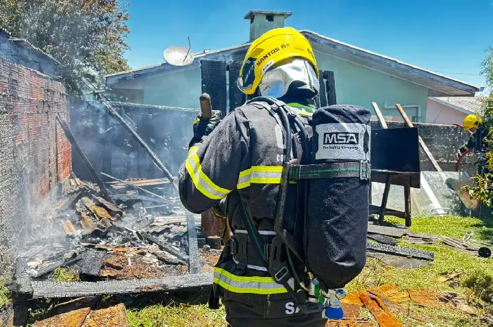 Incêndio em depósito de madeira é controlado em Campos Novos