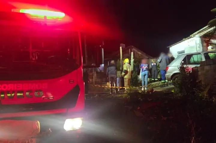 Incêndio em residência deixa duas pessoas mortas em Monte Carlo