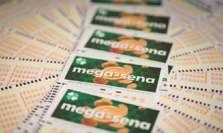 Mega-Sena acumula e prêmio chega a R$ 20 milhões.