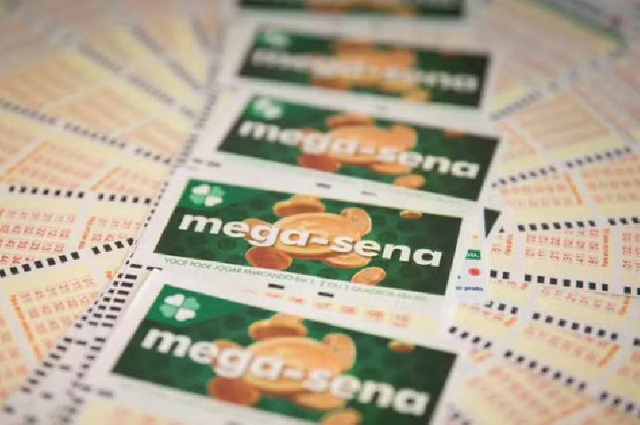 Mega-Sena acumula e prêmio chega a R$ 20 milhões.
