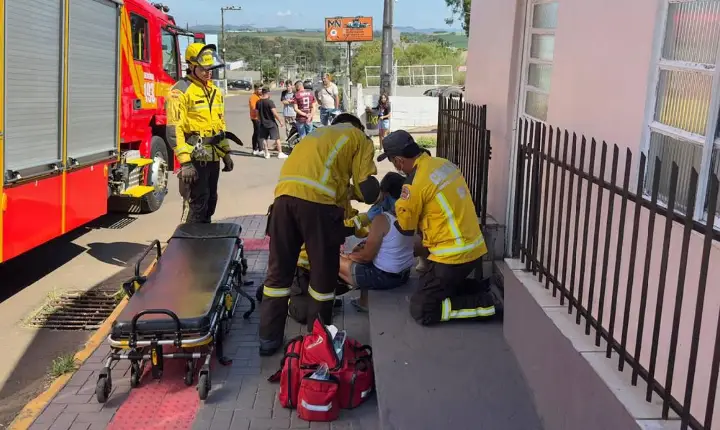 Motociclista fica ferida após colisão com automóvel em Campos Novos