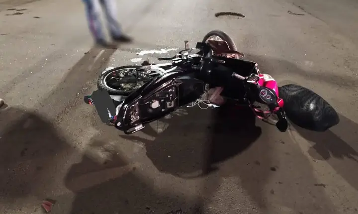 Motociclista fica ferido em colisão com carro em Campos Novos