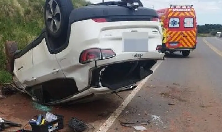 Motorista Fica Ferido em Capotamento na BR-470