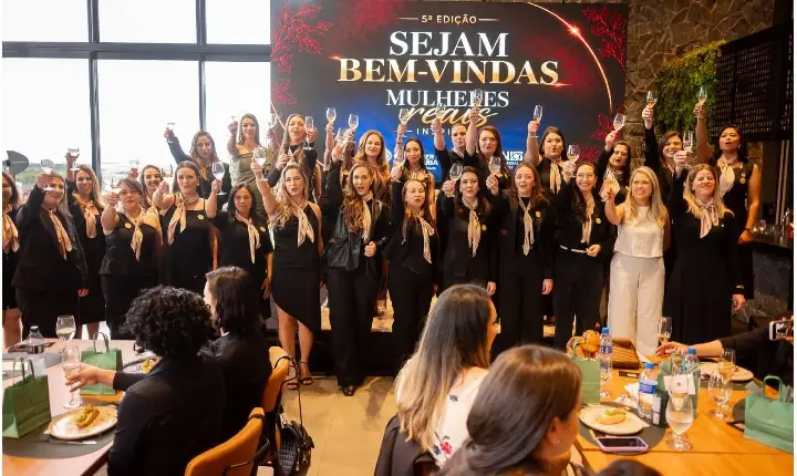 Mulheres Reais Inspiram reúne mais de 160 mulheres em tarde de histórias e recomeços