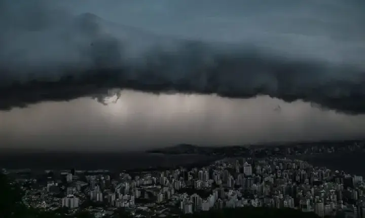 Novo alerta coloca Campos Novos e outras 50 cidades de SC em perigo para chuva de até 100 mm e granizo