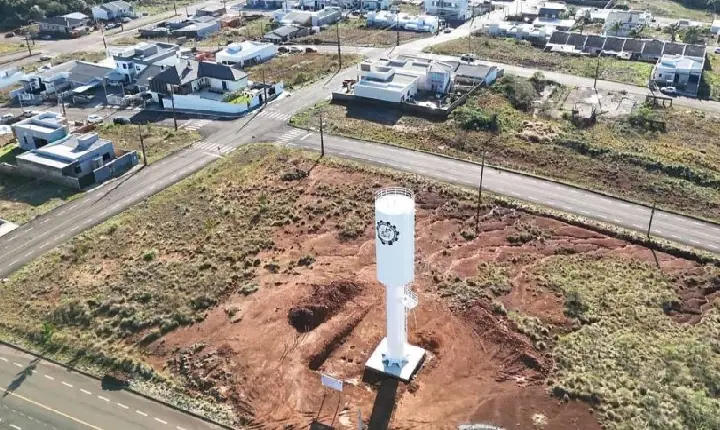Novo reservatório de 100 mil litros é instalado no Loteamento Santa Clara