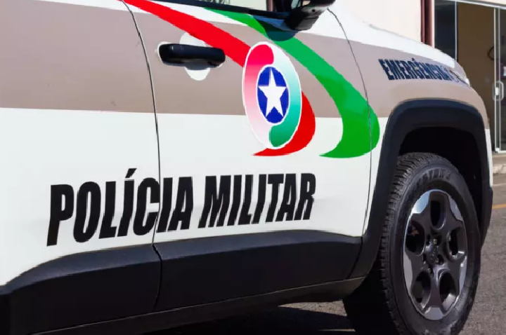 PM prende homem condenado a mais de 23 anos durante patrulhamento em Campos Novos