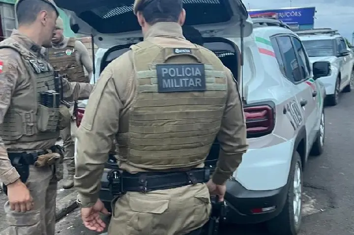 Polícia Militar cumpre três mandados de prisão em menos de quatro horas