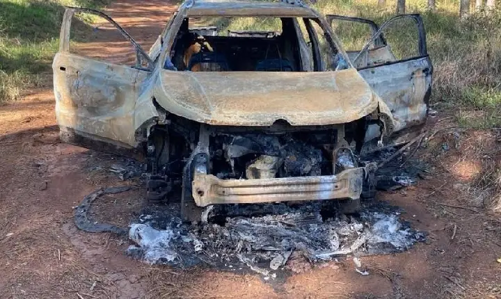 Polícia Militar localiza caminhonete furtada/roubada e destruída por incêndio em Campos Novos