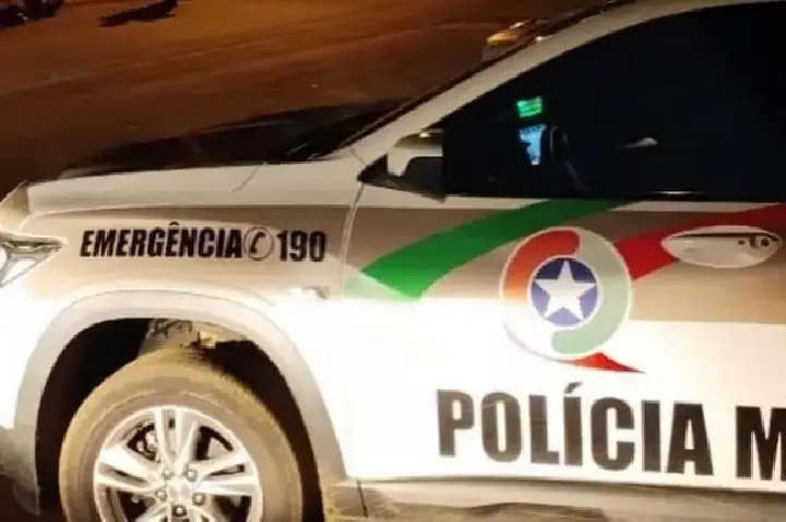 Polícia Militar prende casal por tráfico de drogas em Campos Novos.
