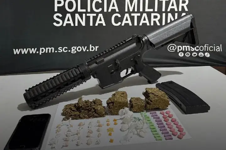 Polícia Militar realiza apreensão de drogas e simulacro em Campos Novos.