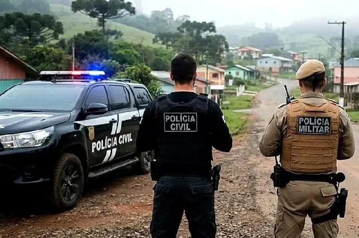 Polícias Civil e Militar prendem 13 pessoas em ofensiva contra o tráfico na região