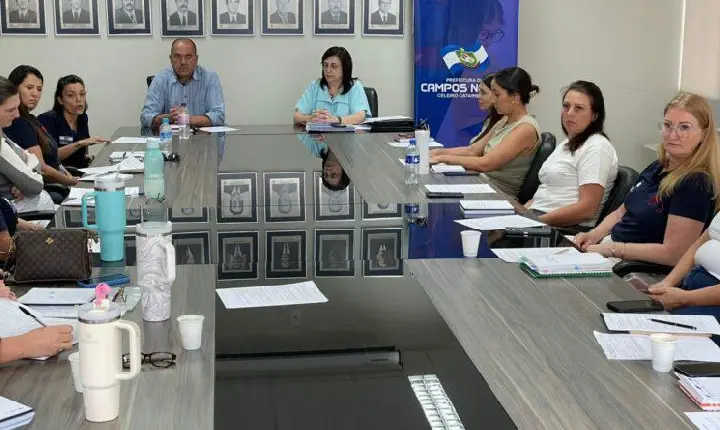 Prefeito e nova secretária alinham planejamento da Saúde para 2026