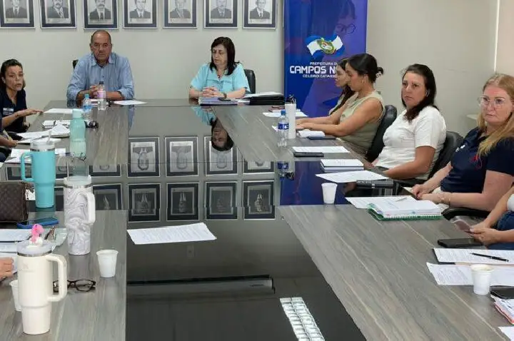 Prefeito e nova secretária alinham planejamento da Saúde para 2026